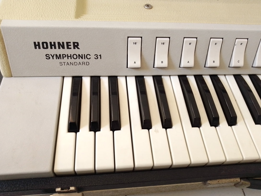 HOHNER SYMPHONIC 31 organ